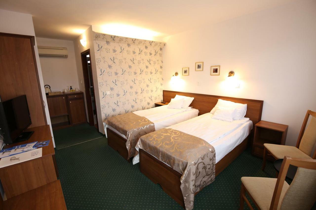 Pension Ferdinand Panzio Sfântu-Gheorghe Exterior foto
